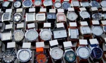 2577 | Quelle heure est-il ? - Faites déjà votre choix parmi ces montres, celle que vous aurez choisie sera
à l'heure au moins une fois dans la journée. 
