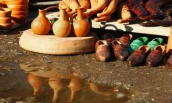 2626 | Artisanat local - Le monde paysan a toujours été producteur de poteries et sculptures d'objets utilitaires. Un artisanat recherché pour sa qualité et son authenticité.