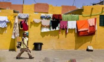 2691 | En Casamance - Un village paisible aux couleurs traditionnelles, en Casamance au Sénégal.