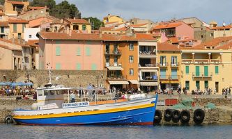 puzzle Collioure - Port, La ville de Collioure, proche de l'Espagne, dans les Pyrénées Orientales, attire de nombreux vacanciers. Soleil garanti, plages, et un point de départ vers des excursions pédestres ou motorisées dépaysantes et fascinantes. Ville des peintres aussi, nombreux sont ceux qui la croque pour son âme et sa beauté.