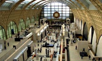 puzzle Gare-Musée - Orsay, L'ancienne gare d'Orsay, à Paris. Transformée en musée d'art moderne,
elle a échappé de peu à la destruction. Certains voulaient y voir à la place
un bâtiment moderne pour ce musée, d'autres, les gagnants au final, tenaient
à la conservation de cette architecture d'une époque. 