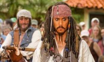 2867 | Johnny Depp II - John Christopher "Johnny" Depp II, acteur et musicien, née en 1963. Ici, son rôle dans "Le pirate des Caraïbes". Après avoir reçu le prix du meilleur acteur du Golden Award, les films dans lequels il s'est produit ont vu leur valeur se
compter en "billions" mondialement.