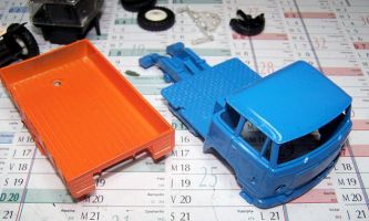 puzzle Camion-jouet, Pour se remémorer les années de l'enfance, en recomposant les pièces de ce camion-jouet. 