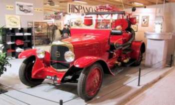 2983 | Hispano Suiza vintage - Les salons saisonniers des grandes marques de prestige des salons automobiles, ne peuvent pas se permettre de ne présenter que leurs plus récents modèles high-tech. Oublier d'y faire paraître leurs plus prisés modèles vintage, ne leur serait pas pardonné.