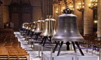 3258 | Nouvelles cloches - Les toutes nouvelles cloches de Notre-Dame de Paris, prêtes à résonner pour la première fois à l'occasion de la fête de Pâques.