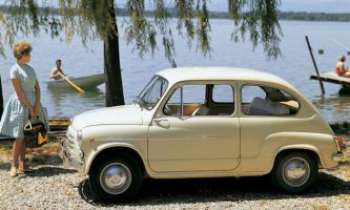 3319 | Fiat 500 (1957) - La Fiat 500, petite voiture fabriquée entre les années 1950 et 1970.