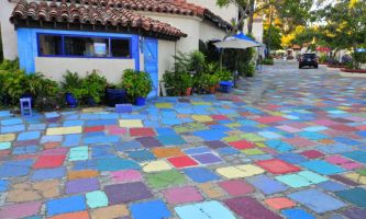 puzzle Spanich Village Center, Petit village dans la ville de San Diego très coloré