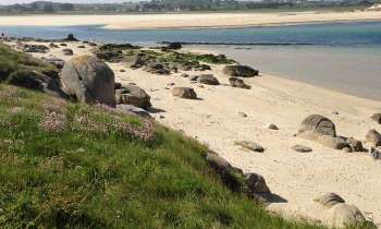 3649 | plage avec des rochers - Finistère Nord