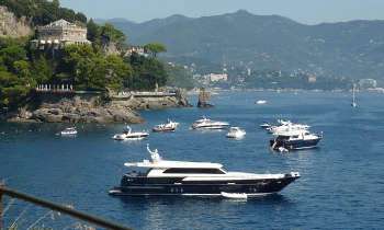 3589 | bateaux amarrés - Italie 