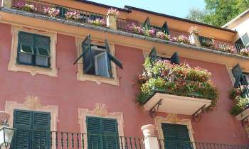 3618 | Maison rose - Contours Trompe l'œil en Italie 