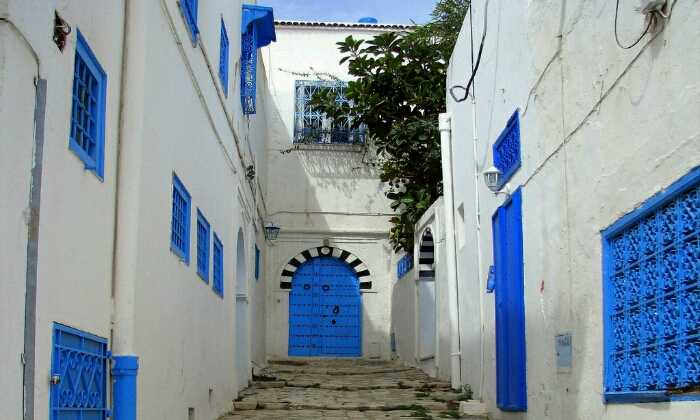 puzzle Sidi Bou Saïd, Petit village de Tunisie situé à une vingtaine de kilomètres au nord-est de Tunis. 