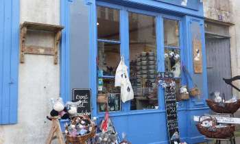 5353 | Boutique bleue - à Saint Martin en ré