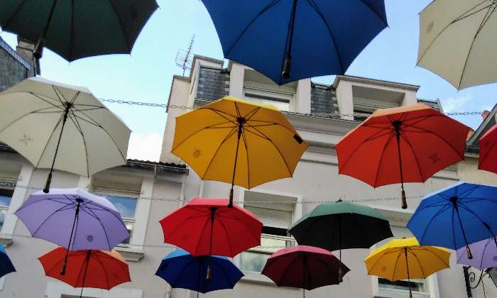puzzle Les parapluies de Cherbourg, ballade dans le centre ville