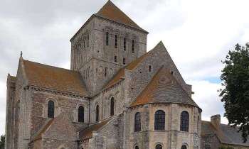 5438 | L'Abbaye - L'abbaye de Lessay est une abbaye Bénédictine Romane du XIème siècle située à Lessay (Manche)