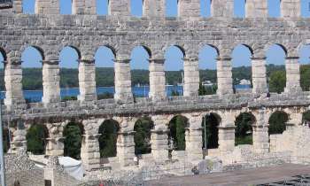 Puzzle L'emblème de Pula - catégorie Villes & Monuments, puzzle gratuit en ligne