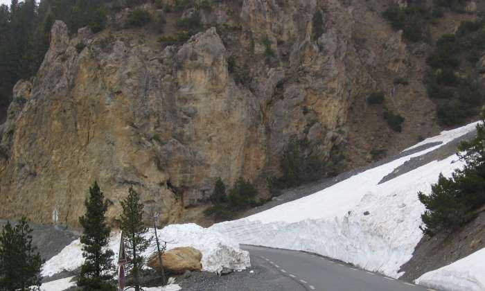 puzzle Route de montagne, Route pour aller au col de l'Izoard à 2362 m. Il est situé dans les Hautes -Alpes !!