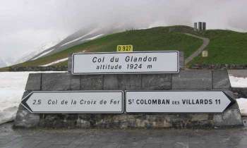 5504 | La montagne - La route du Col du Glandon a été ouverte en 1898 et n'a été reliée à celle du col  de la Croix-de-Fer qu'en 1912 , permettant ainsi de rejoindre Saint-Jean de- Maurienne .