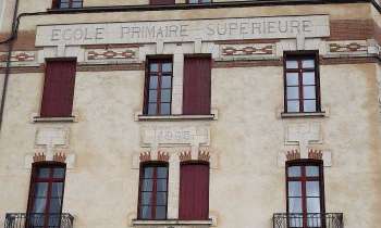 5617 | Jolie façade - Façade d'une école à Redon (Ille-et-Vilaine)