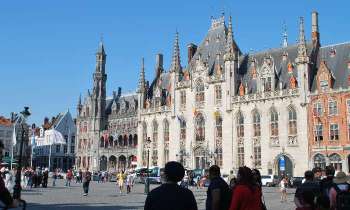 Puzzle 14934 - La grande place de Bruges