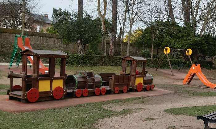 Puzzle gratuit Les jeux dans la catégorie Divers & Curiosités jouable de 24 à 120 pièces.