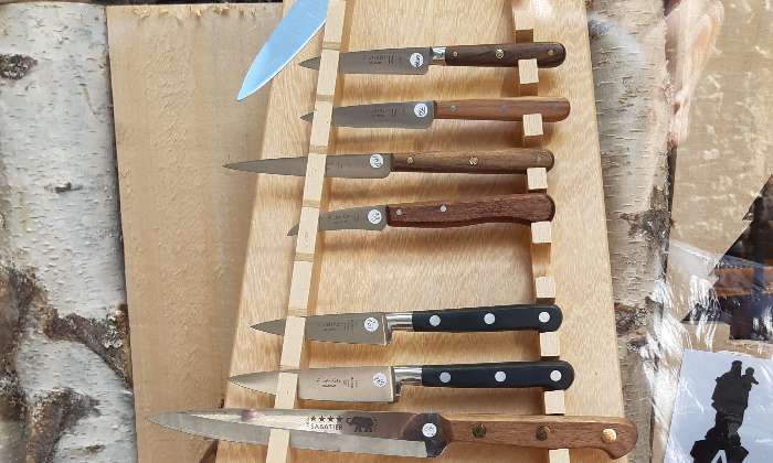 Puzzle Couteaux dans la catégorie Divers & Curiosités Couteaux fabriqués en Auvergne !!