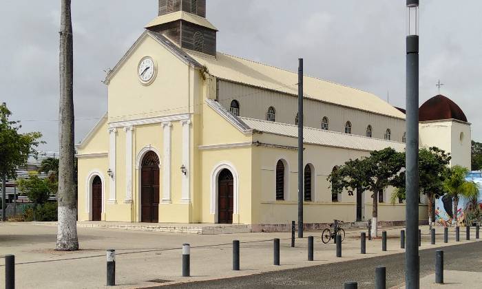 Puzzle gratuit Eglise de Port Louis dans la catégorie Villes & Monuments jouable de 24 à 120 pièces.