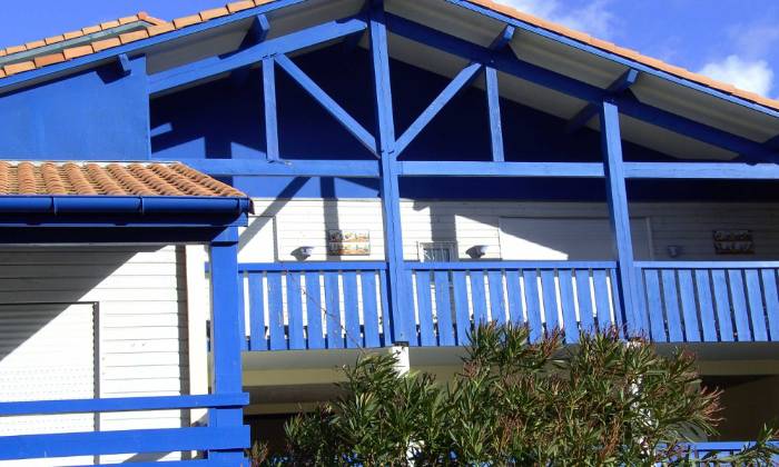 puzzle balcon bleu et blanc, balcon bleu et blanc à Vieux-Boucau-les-Bains 40328
