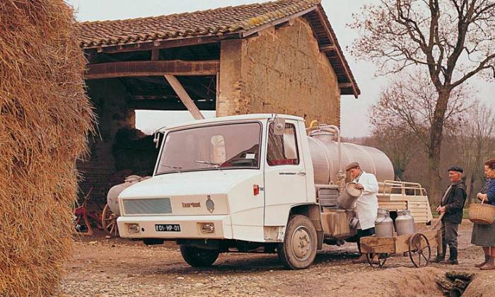 Puzzle gratuit BERLIER STRADAIR CITERNE dans la catégorie Véhicules & Transports jouable de 24 à 120 pièces.