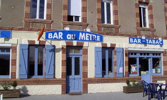puzzle Bar-au-Metre, bar avec patron facétieux à Épinay-sur-Odon 14241
