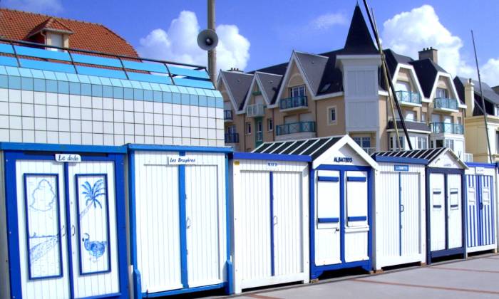 Puzzle gratuit cabines de plage dans la catégorie Divers & Curiosités jouable de 24 à 120 pièces.