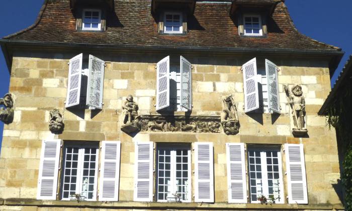 puzzle façade Renaissance, façade Renaissance à Beaulieu-sur-Dordogne