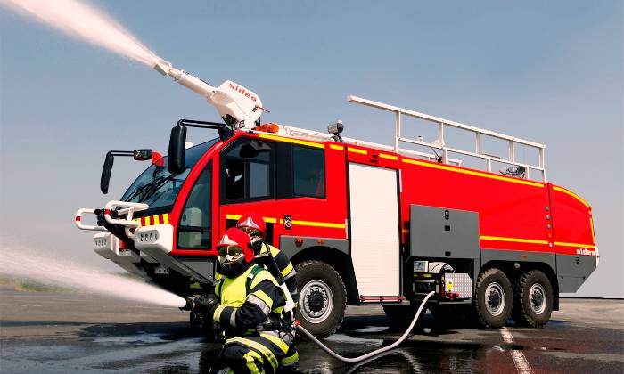 Puzzle gratuit CANON A EAU POMPIER dans la catégorie Véhicules & Transports jouable de 24 à 120 pièces.