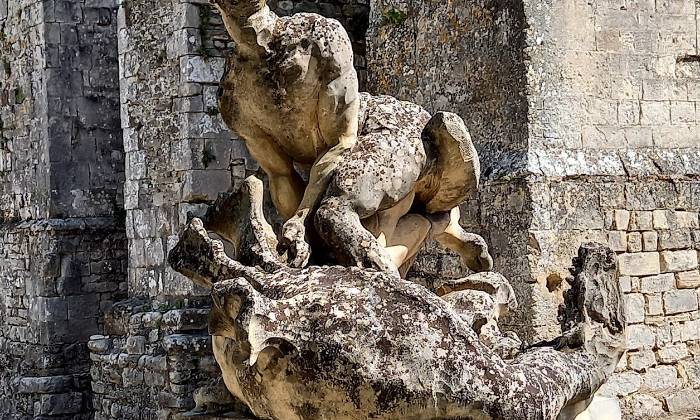 puzzle Sculpture, Saint-Véran terrassant la coulobre à Fontaine de Vaucluse