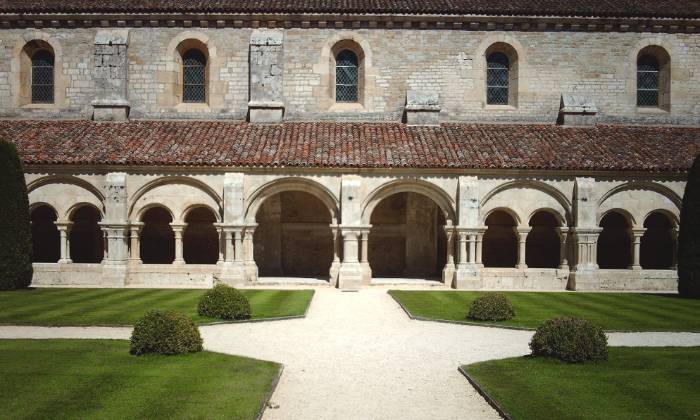 puzzle cloître d'abbaye, cloître de l'abbaye de Montbard 21425