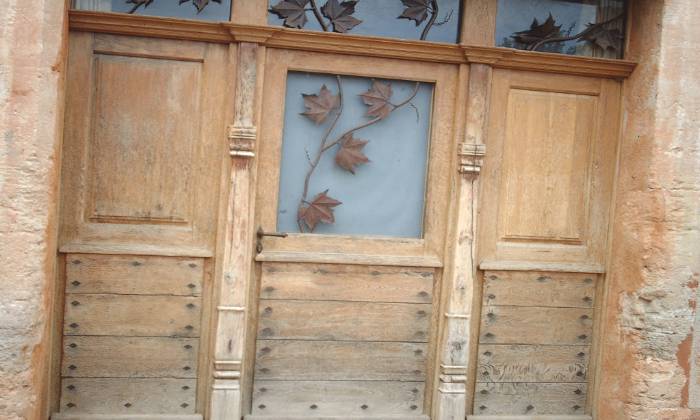 puzzle porte originale, porte originale dans le village de Roussillon 84102