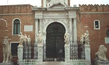 8805 | entrée de l'Arsenal - entrée de l'Arsenal de Venise