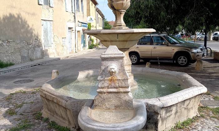 puzzle Fontaine, Une des fontaines de Pernes-les-Fontaines