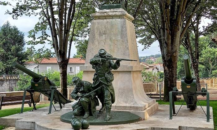 puzzle Soldats, Monument aux morts de Villefranche-de-Rouergue