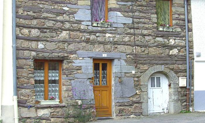 puzzle façade, jolie façade à Maure-de-Bretagne 35168