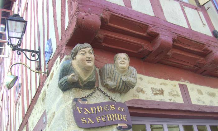 puzzle Vannes et sa Femme, façade de la «Maison de Vannes et sa Femme» à Vannes