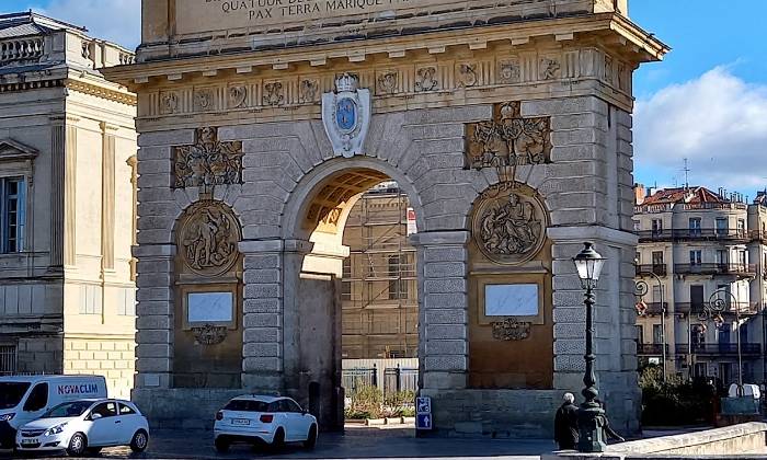puzzle Bâtiment, Arc de triomphe à Montpellier