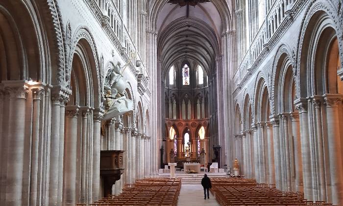 Puzzle gratuit Cathédrale dans la catégorie Villes & Monuments jouable de 24 à 120 pièces.