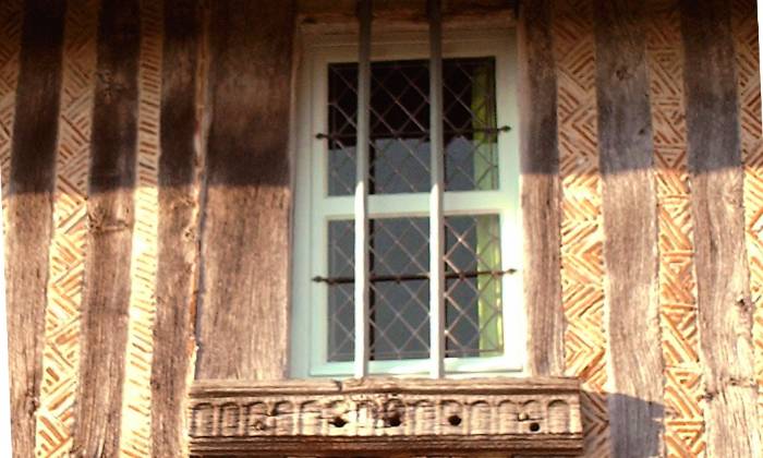 puzzle fenêtre, façade à colombages et fenêtre du manoir de Bellou 14058