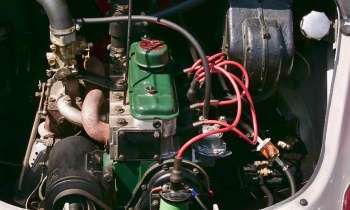 9612 | moteur d'une Renault 4CV - 