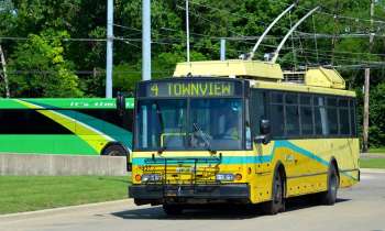 7704 | Un trolley bus - Un trolley bus du côté des Etats Unis