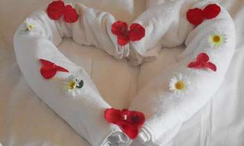 8957 | Un joli cœur fleuri - Un cœur réalisé dans un hôtel pour Pâques