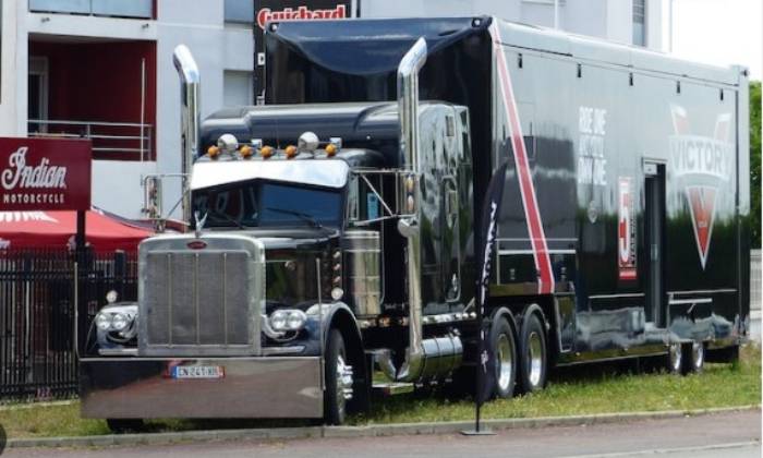 Puzzle gratuit Peterbilt dans la catégorie Véhicules & Transports jouable de 24 à 120 pièces.