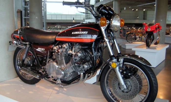 Puzzle gratuit 1972 KAWAZAKI 1600cc V8 dans la catégorie Véhicules & Transports jouable de 24 à 120 pièces.