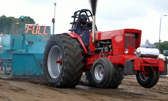Puzzle gratuit TRACTEUR PULLING dans la catégorie Véhicules & Transports jouable de 24 à 120 pièces.