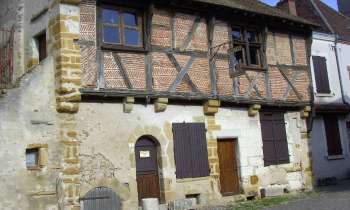 8015 | Mennetou-sur-Cher - maison ancienne incluse dans les remparts de Mennetou-sur-Cher 41135